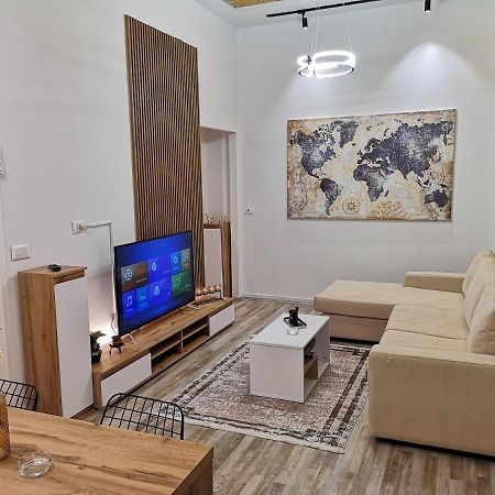 New Modern Apartment In The Center Of Tirana Exterior foto