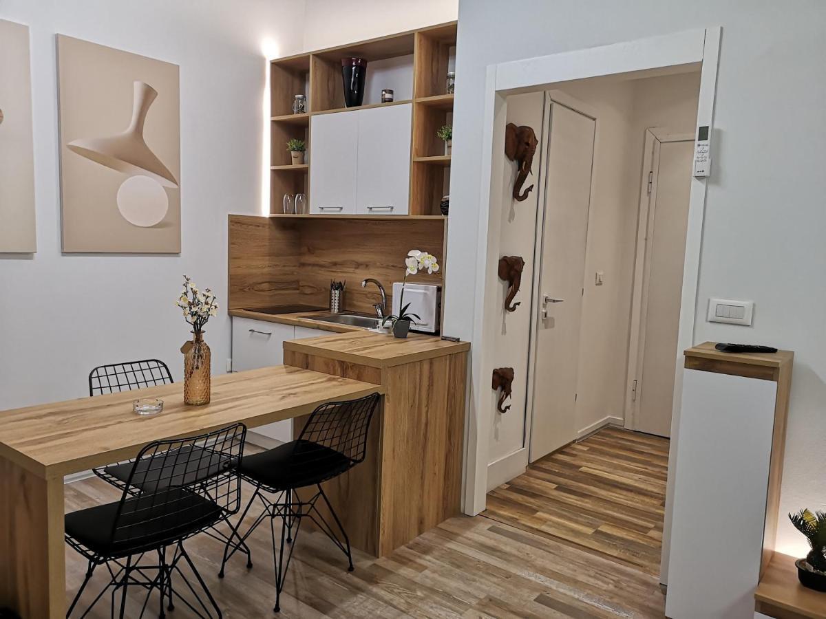 New Modern Apartment In The Center Of Tirana Exterior foto