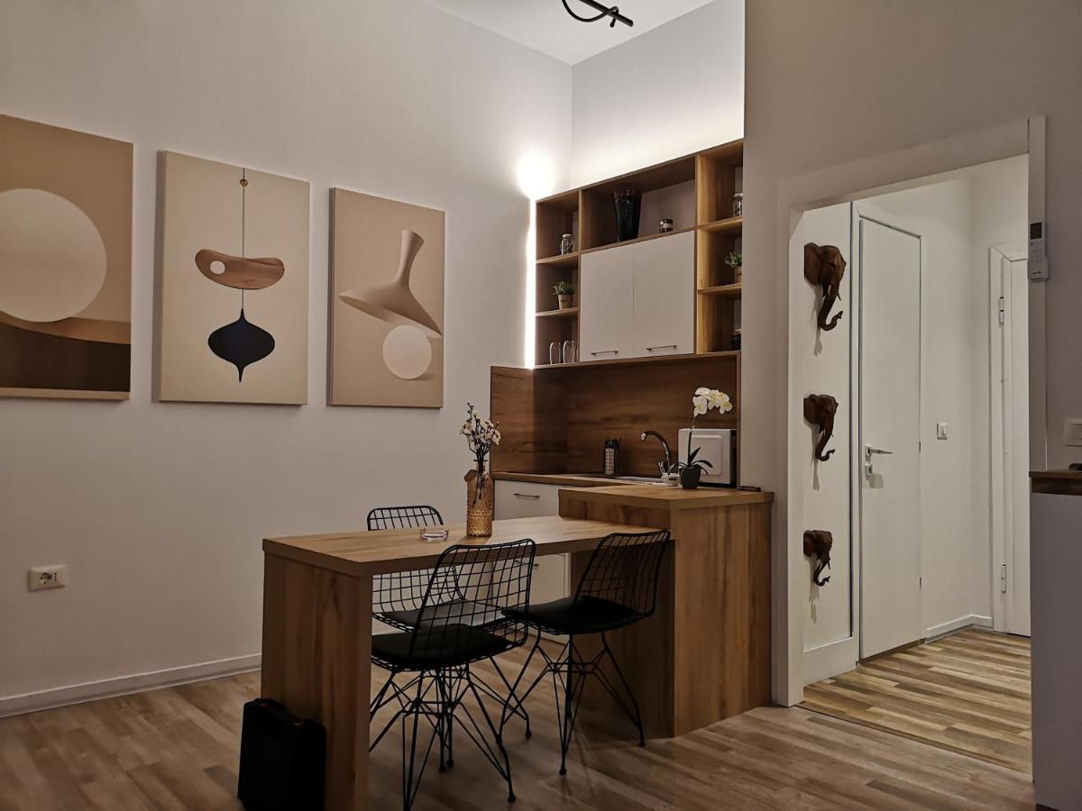 New Modern Apartment In The Center Of Tirana Exterior foto