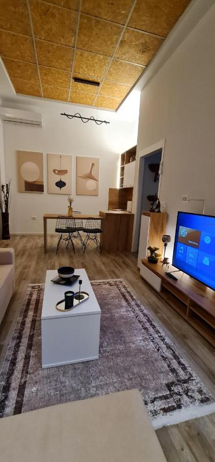 New Modern Apartment In The Center Of Tirana Exterior foto